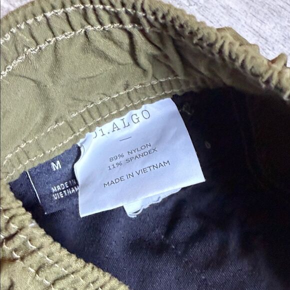 01. Algo Men's Casual Olive Cargo Shorts - Picture 4 of 5